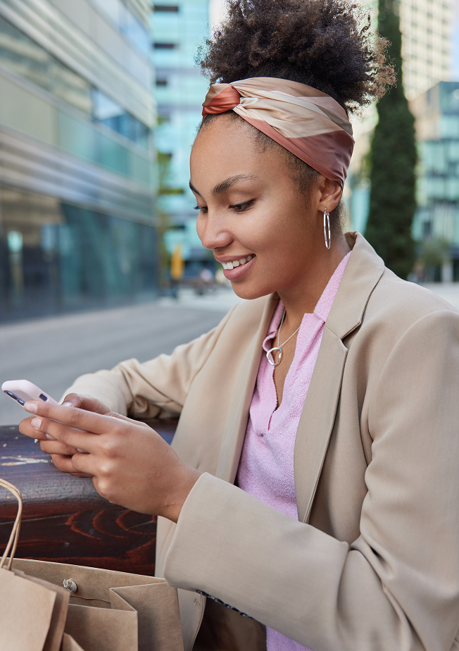 Woman using the GLobalWire service